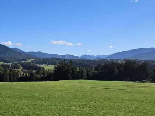 Stilvoll renoviertes Bauernanwesen mit ca 7 ha Grund - zw Salzburg und München - 15km zum Chiemsee