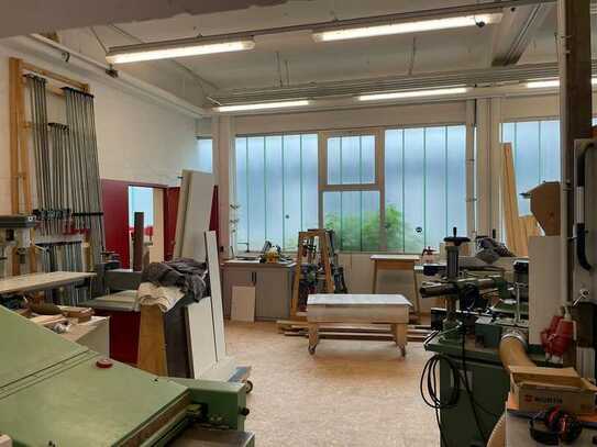 SCHWARZENBEK, ca. 230 m² ebenerdige Lager-/Produktionsfläche mit Büro