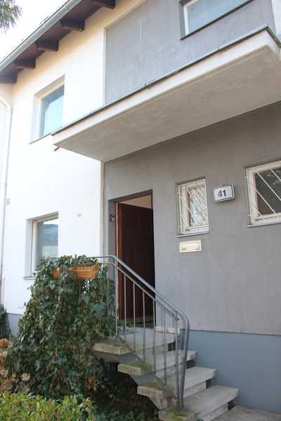 ***Einziehen & wohlfühlen: Frisch saniertes Reihenendhaus mit 190 m², Garten & Garage***