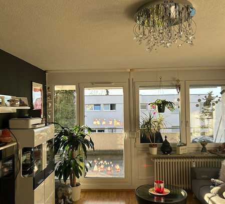 3-Zimmerwohnung mit 2 Bädern, Balkonterrasse und EBK in Ulm-Safranberg