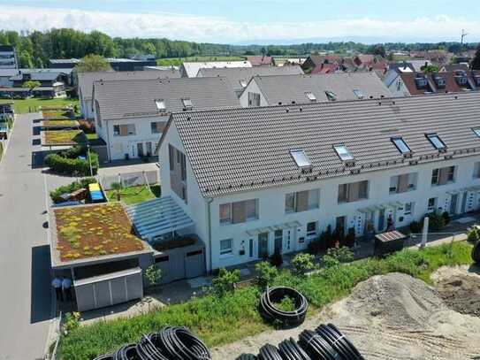 Reiheneckhaus mit zwei Carports 
für junge Familie in Meckenbeuren