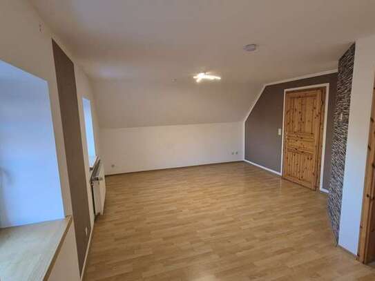 Freundliche 2-Zimmer-Wohnung mit Balkon in Münchberg