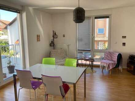 Geschmacksvolle Etagenwohnung mit 5 Zimmern sowie Balkon u. Einbauküche in Leimen