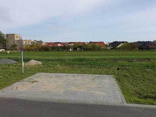 Bauanträge nehmen wieder zu! Großzügiges Baugrundstück im Mischgebiet