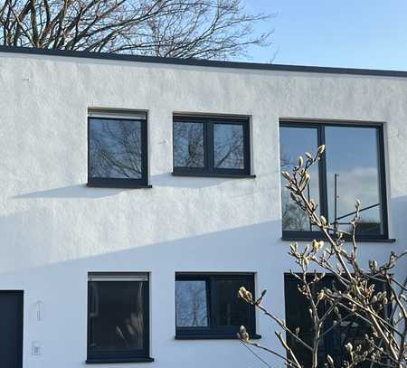 Traumhafte 3-Zimmerwohnung in beliebter Lage im Ehrenfeld mit 2 Terrassen und Garten