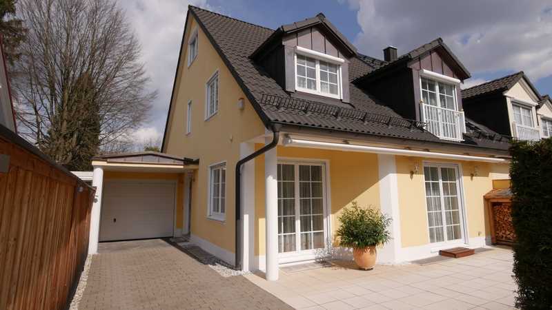 Doppelhaushälfte in der Nähe des Grünwalder Forstes