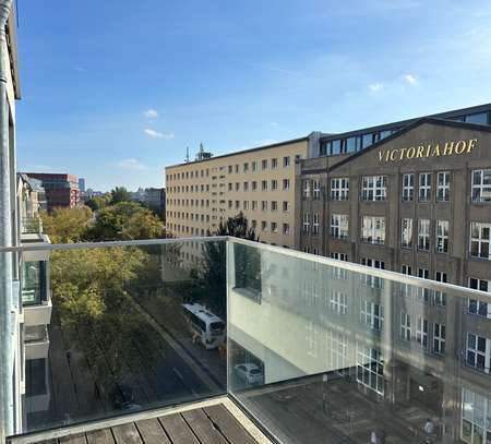 Stilvolle 2-Raum-Wohnung mit Balkon und EBK in Berlin Mitte