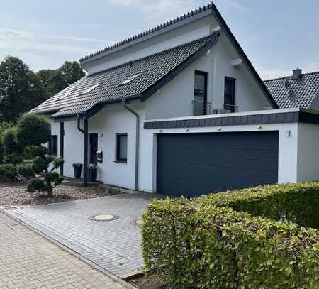 Ihr bezugsfertiges Traumhaus: Modern, hochwertig, fair im Preis – 624.000 Euro ohne Maklergebühren!