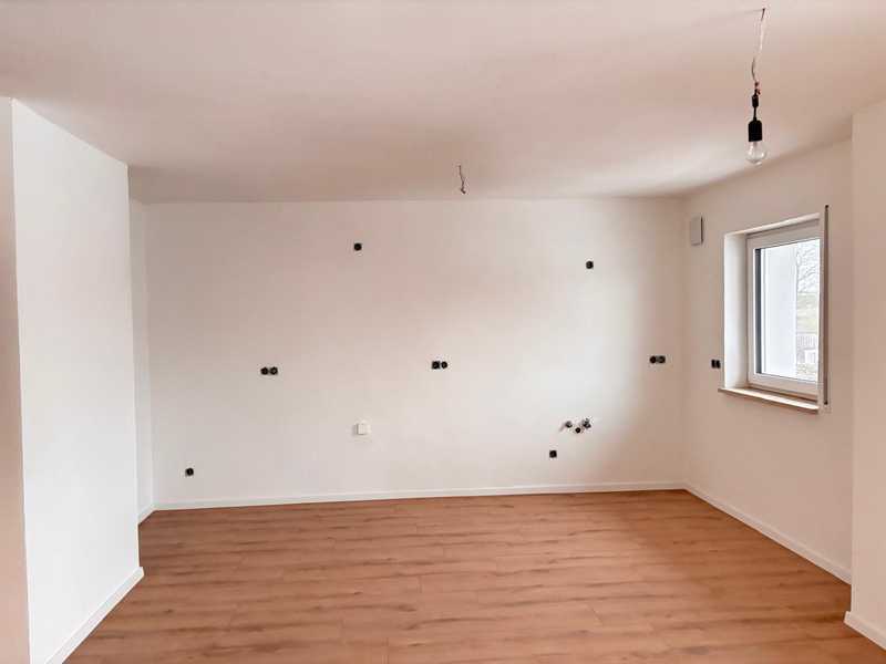                                                               Helle 4-Zimmer-Wohnung mit Balkon in Weinsfeld                                                       in Roth (Roth)