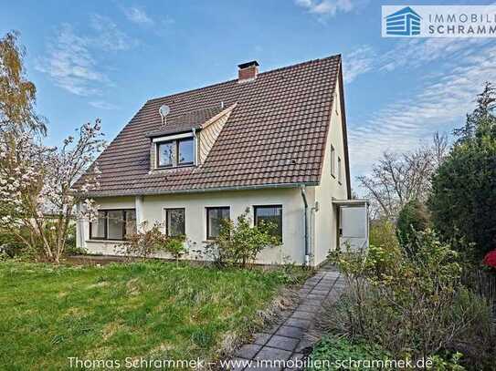 DAS TRAUMHAUS IN ERSTKLASSIGER LAGE - FREIST., GROSSZÜGIGES EINFAMILIENHAUS MIT WUNDERSCHÖNEM GARTEN