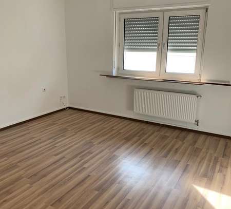 nette Wohnung super Lage in Ensen-Köln