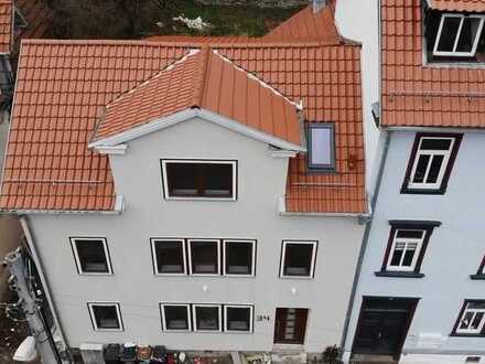 Moderne, sanierte 2-Raumwohnung mit Balkon, neuer Einbauküche in Waltershausen