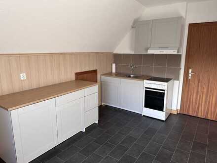 Sonnendurchflutete Wohnung mit drei Räumen und EBK in Güster
