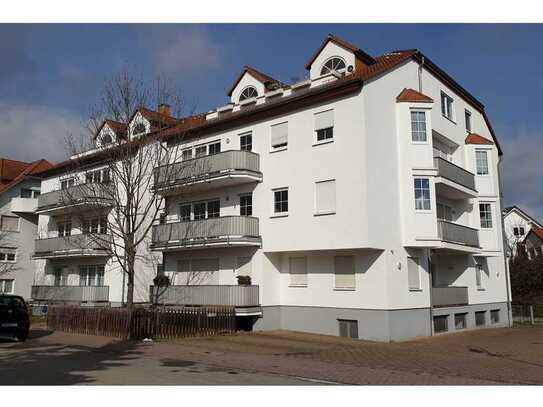 Einzimmer-Apartment mit Bad, Küche und Balkon