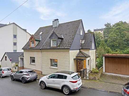 Reihenendhaus mit modernem Flair, großzügigem Terrassen- und Gartenbereich