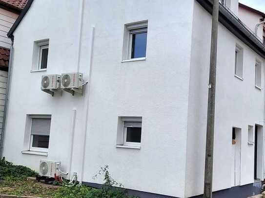 1 FAMILIENHAUS –DOPPELHAUSHÄLFTE sofort beziehbar Sindelfingen-Maichingen