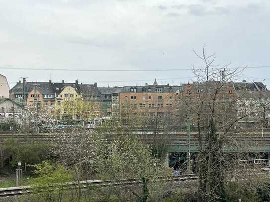 schöne, renovierte 3-Zi-Maisonette Altbau in Höchst