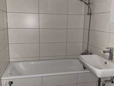 ***SANIERTE 3-RAUM-WOHNUNG***WANNE***BALKON***KOSTENLOSE PARKPLÄTZE***RUHIGE LAGE