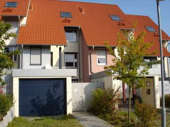 Hochwertig ausgestattetes Reihenhaus, nice Townhouse in quiet Location