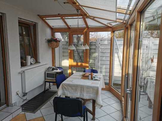 Schöne 3-Zimmer-EG-Wohnung mit EBK, Wintergarten, Terrasse in München-Pasing