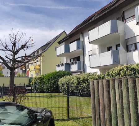 Geschmackvolle 3-Raum-Wohnung mit Balkon und Einbauküche in Stuttgart