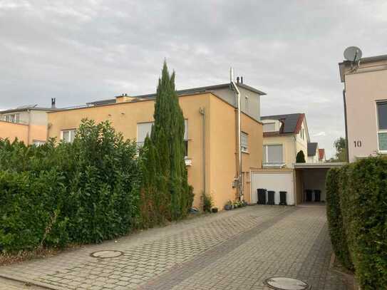 Schöne Doppelhaushälfte mit Garten in Holzgerlingen