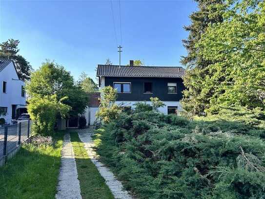 Einfamilienhaus renovierungsbedürftig 7 Zimmer 2 Bäder Garage Wohnfläche ca. 134m² Grund ca. 635m²