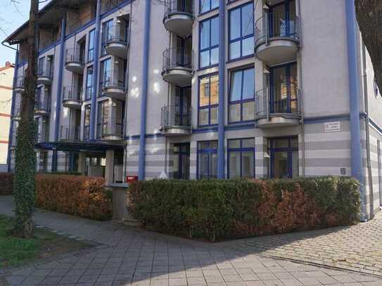 **Helle 1-Raum Wohnung mit EBK und Balkon**