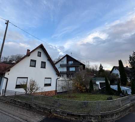 Teilrenoviertes Einfamilienhaus mit EBK, Sauna, Wintergarten sowie 2x Garagen in 71116 Rohrau