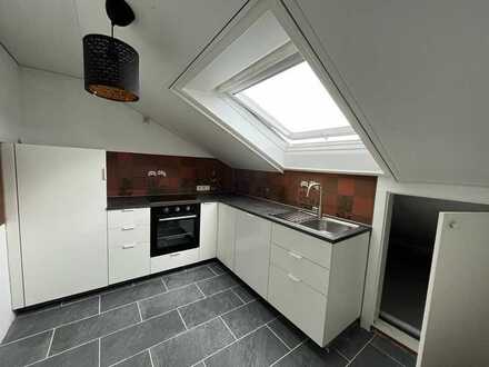 Schöne Dachgeschosswohnung mit Dachterrasse und Freistellplatz in Dossenheim
