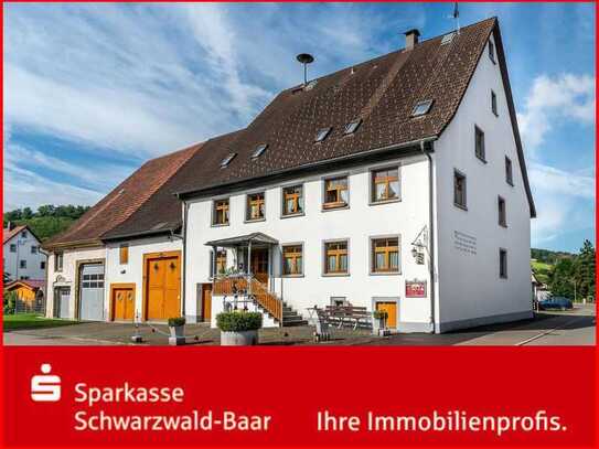 Zweifamilienhaus mit 2 Garagen