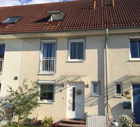 Vollständig renoviertes Haus mit fünf Zimmern und Einbauküche in Dreieich