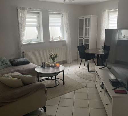 Gepflegte helle SINGLE-Souterrain-Wohnung