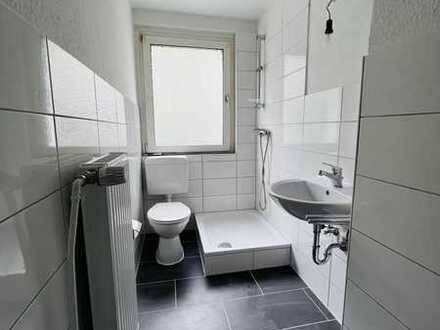 Möbel rein, und genieße das neue Duschbad.