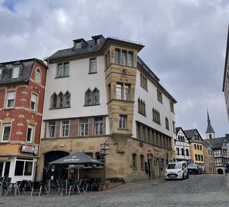 Renovierte 2 Zimmer, Küche, Bad Wohnung