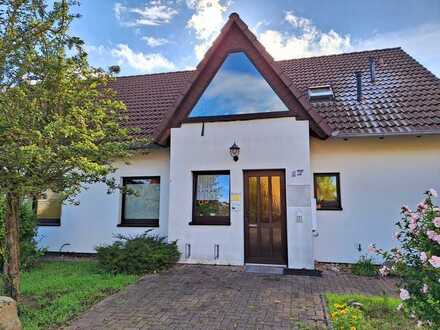Praxisräume + Wohnung