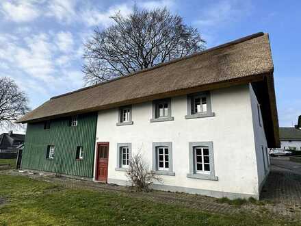 Gemütliches, Langzeit-vermietetes Denkmalhaus in Kalterherberg