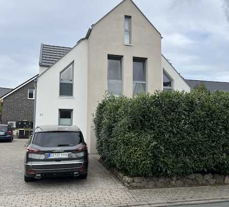 5-Zimmer-Einfamilienhaus, teilmöbliert, bis Sommer 2028