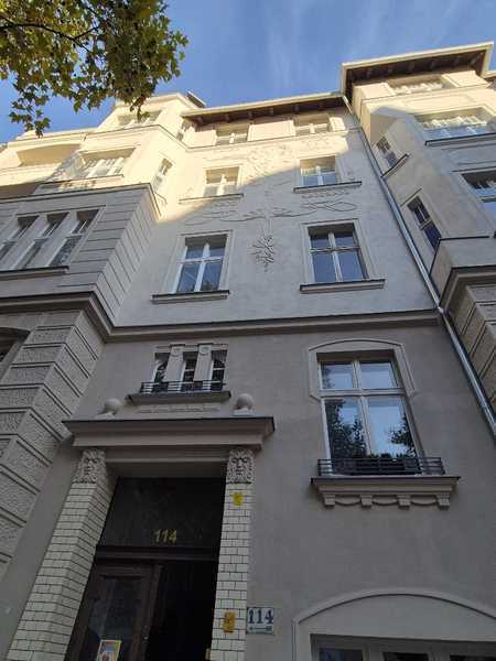 TOP SANIERTE 3-Zimmer-Komfort-Altbau-WE, kleiner Garten und Balkon