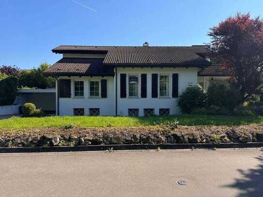 Elegante Landhausvilla mit Einliegerwohnung am Rhein !