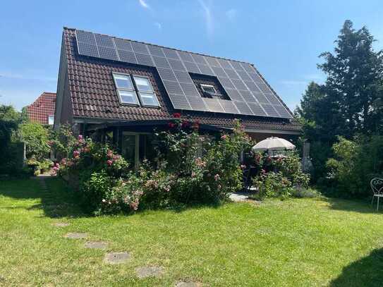 Modernes Wohnhaus plus 3 Fewo, Ostsee bei Lübeck, PV-Anlage