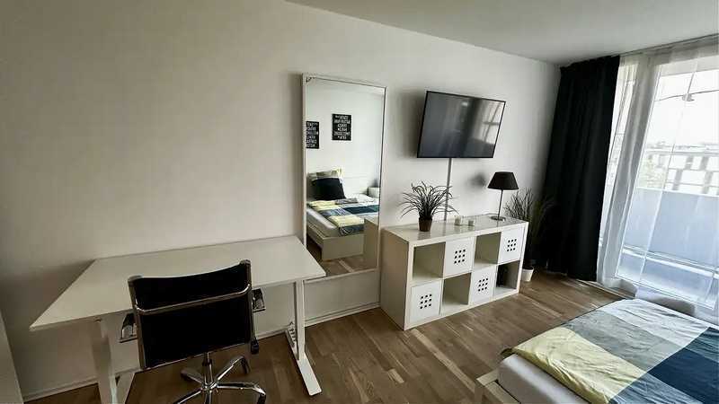 Helle 1-Zimmer-Wohnung (35 m²) mit Loggia in München-Au (Obere Au) – 5. OG