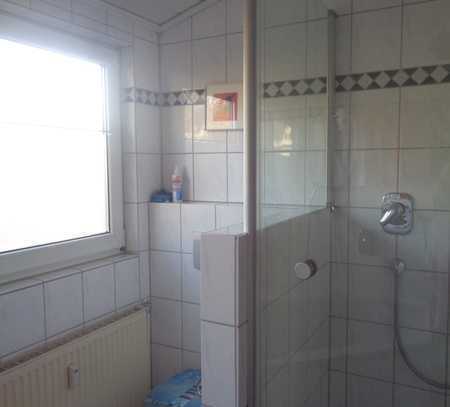 Exklusive, modernisierte 3-Raum-DG-Wohnung mit Einbauküche in Leinfelden-Echterdingen