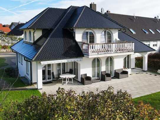 Villa mit gehobenem Wohnkomfort in exklusiver Ortsrand-Lage die begeistert