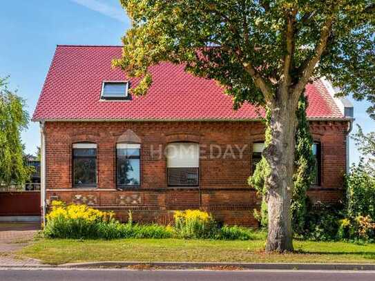 Großzügiges Einfamilienhaus mit 6 Zimmern, Großer Werkstatt, Lagerhalle und weiteren Nebengebäuden