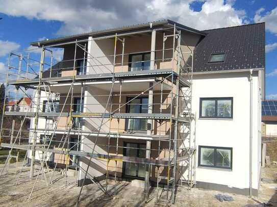 MODERNE Wohlfühl-Wohnung mit schönem Gartenanteil - HELL und SONNIG! NEUBAU!