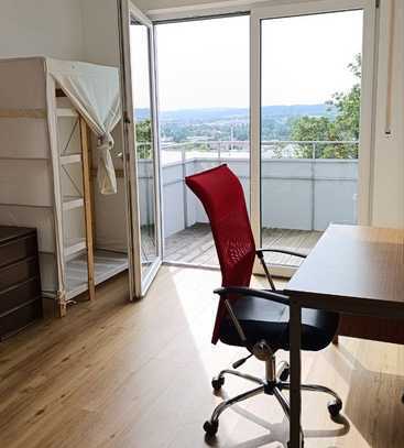 Möbliertes WG-Zimmer in 2-Zimmer-Wohnung mit Panorama-Ausblick