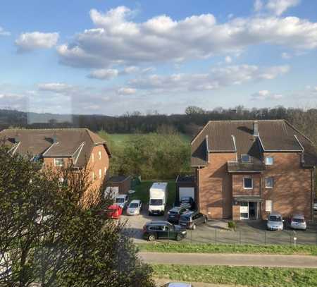 Gut geschnittene 3-ZKB-Wohnung mit Balkon in Quadrath