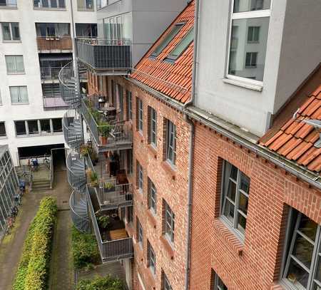 LOFTCHARAKTER Lichtdurchflutete 3-Zimmer-Wohnung mit Balkon, fussläufig zur Binnenalster