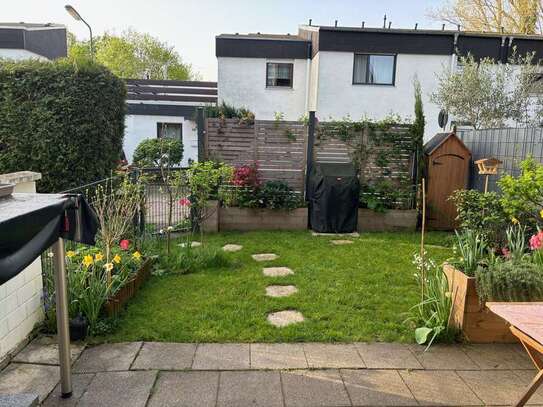 Sehr gepflegtes Reihenmittelhaus in Frankfurt mit kleinem Garten und hochwertiger Ausstattung